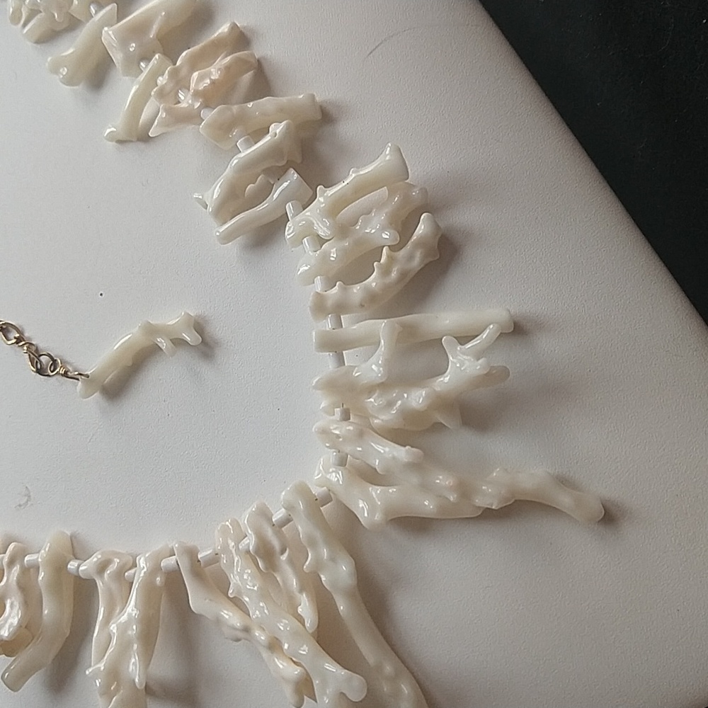 Genuine branch coral white vintage necklace collar adjustable gold tone clasp - Picture 11 of 17